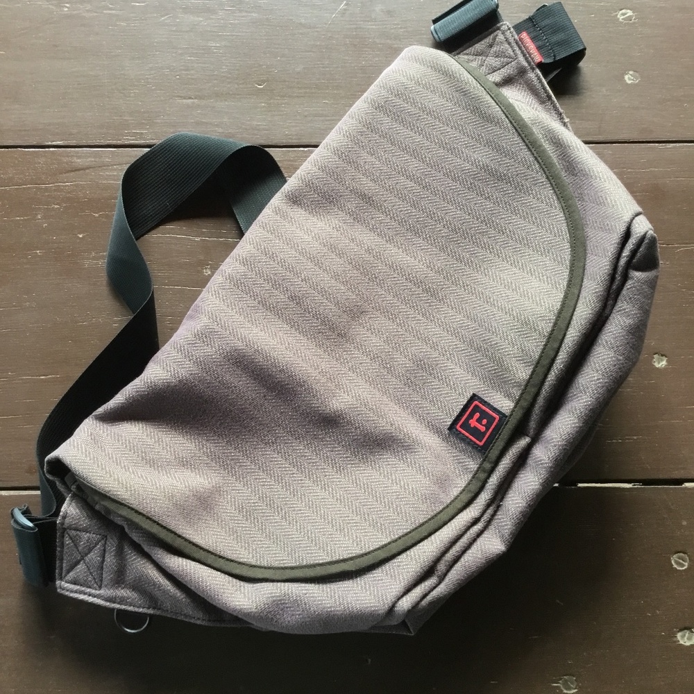Rickshaw performance tweed purplish brown messenger bag